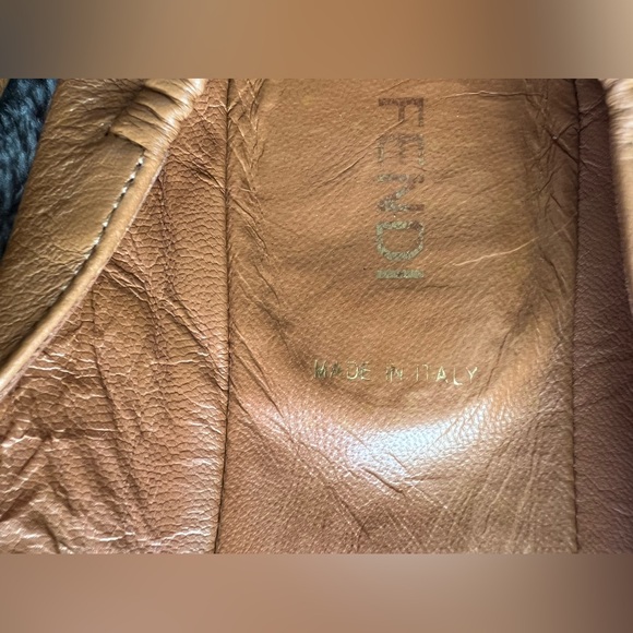 Fendi Ballet Bow Flats Beige/White Shoes
Size 8 - Picture 6 of 9